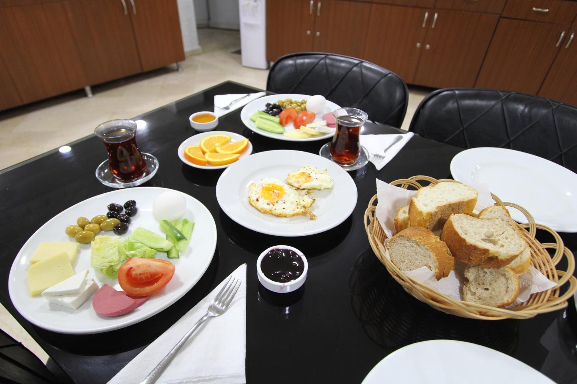 Lyon Hotel Istanbul Exterior photo
