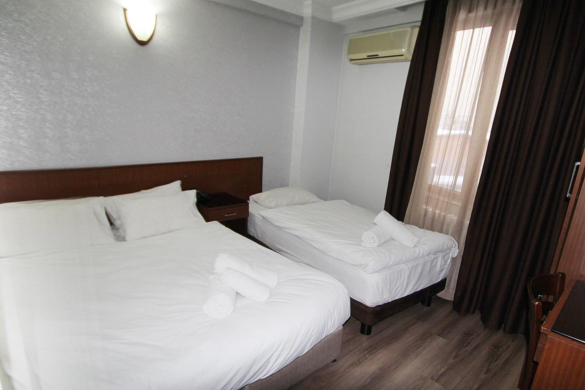 Lyon Hotel Istanbul Exterior photo